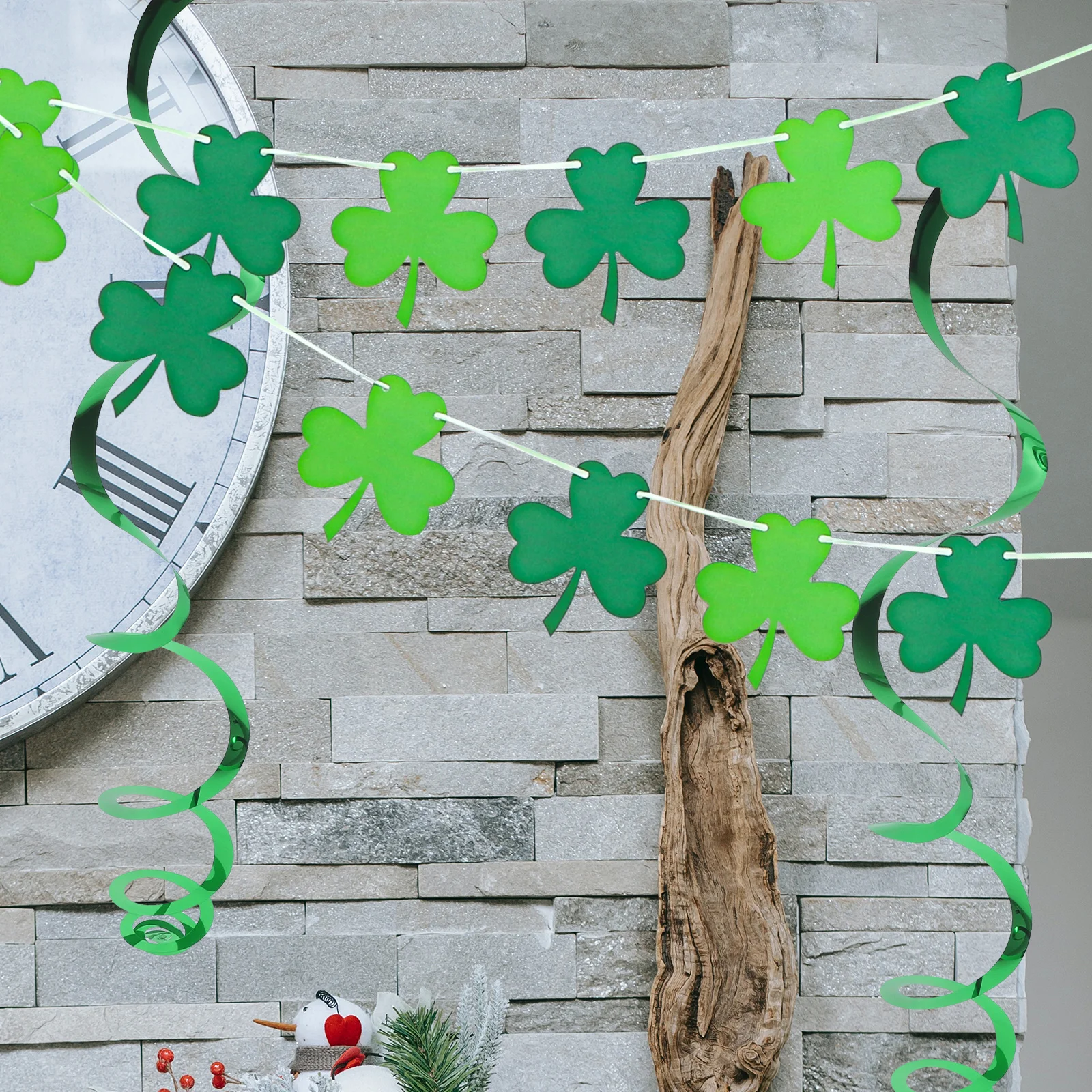 

St Patricks Day Decor Shamrock Hanging Swirls Paper Party Streamers Green naments Ceiling Decorations DIY Theme