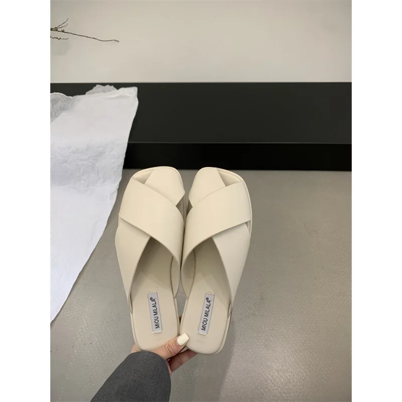 Zapatillas de cubierta plana para mujer, Mules de Punta cruzada, tacón bajo, goma suave romana, PU, novedad de verano, 2024