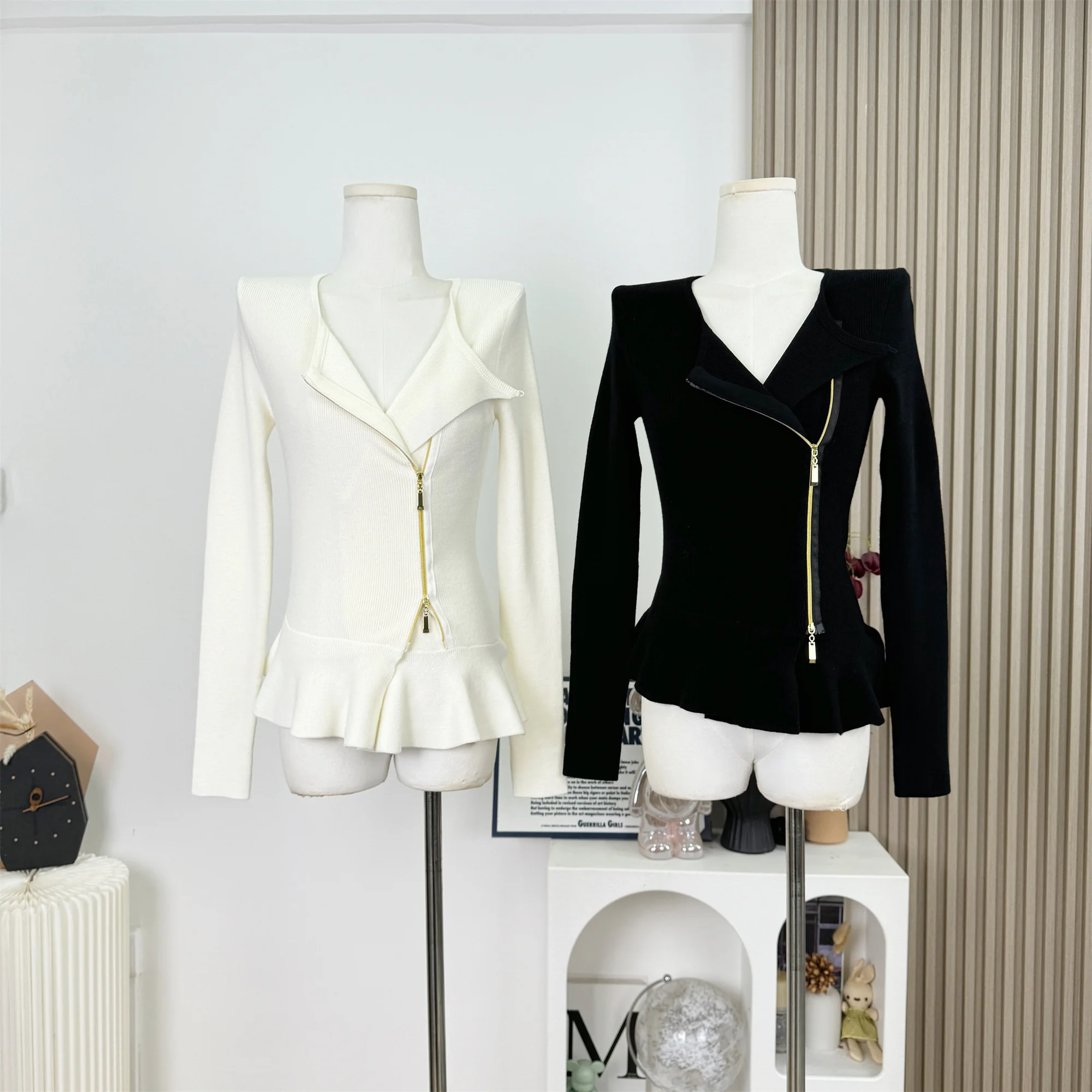 

Women's Autumn Winter Elegant Irrgular Zip Up Slim Cardigan Lady Solid Color Turn Down Collar V Neck Ruffled Hem Cardigan