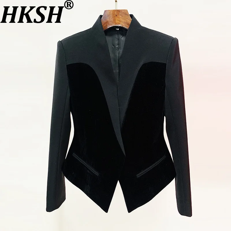 

HKSH Autumn Winter New Women Blazer V-neck Slim Fit Velvet Patchwork Elegant Temperament Stylish High Street Chic Jacket HK11548