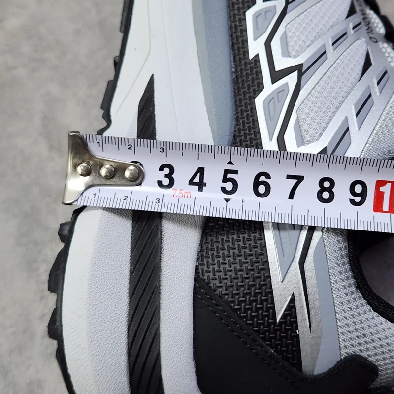 

2025 New Men's Running Shoes Women's Sneakers Men's Breathable Outdoor Sports Jogging Shoes Comfortable Trail Running Shoes