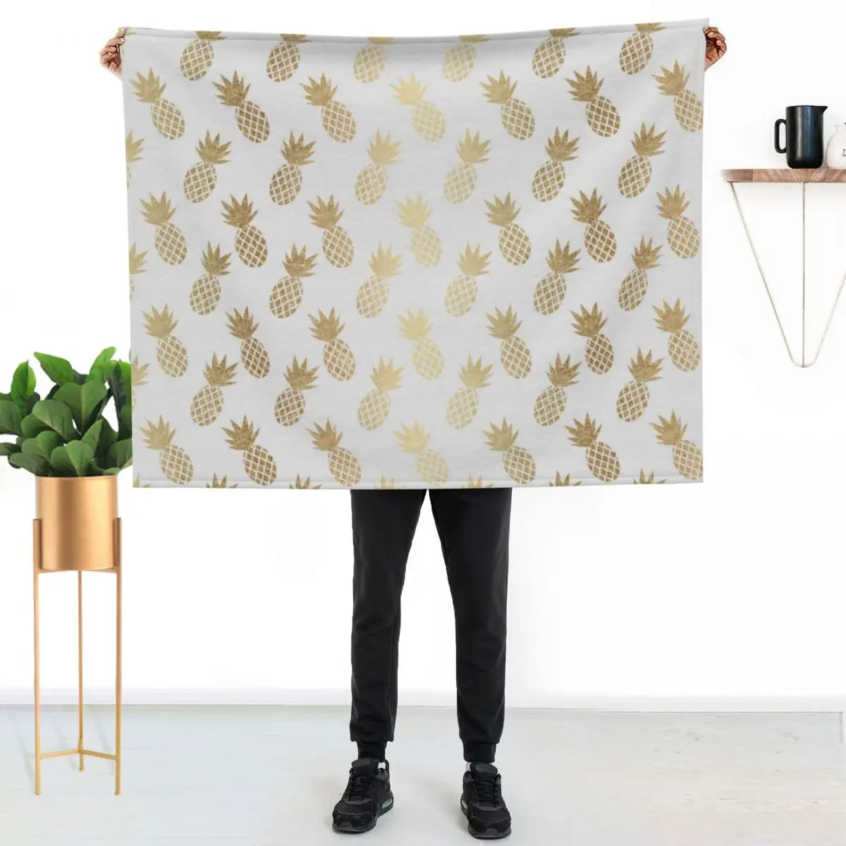Gold Pineapple Pattern Throw Blanket Cozy Home Blanket Gift for Christmas Holiday