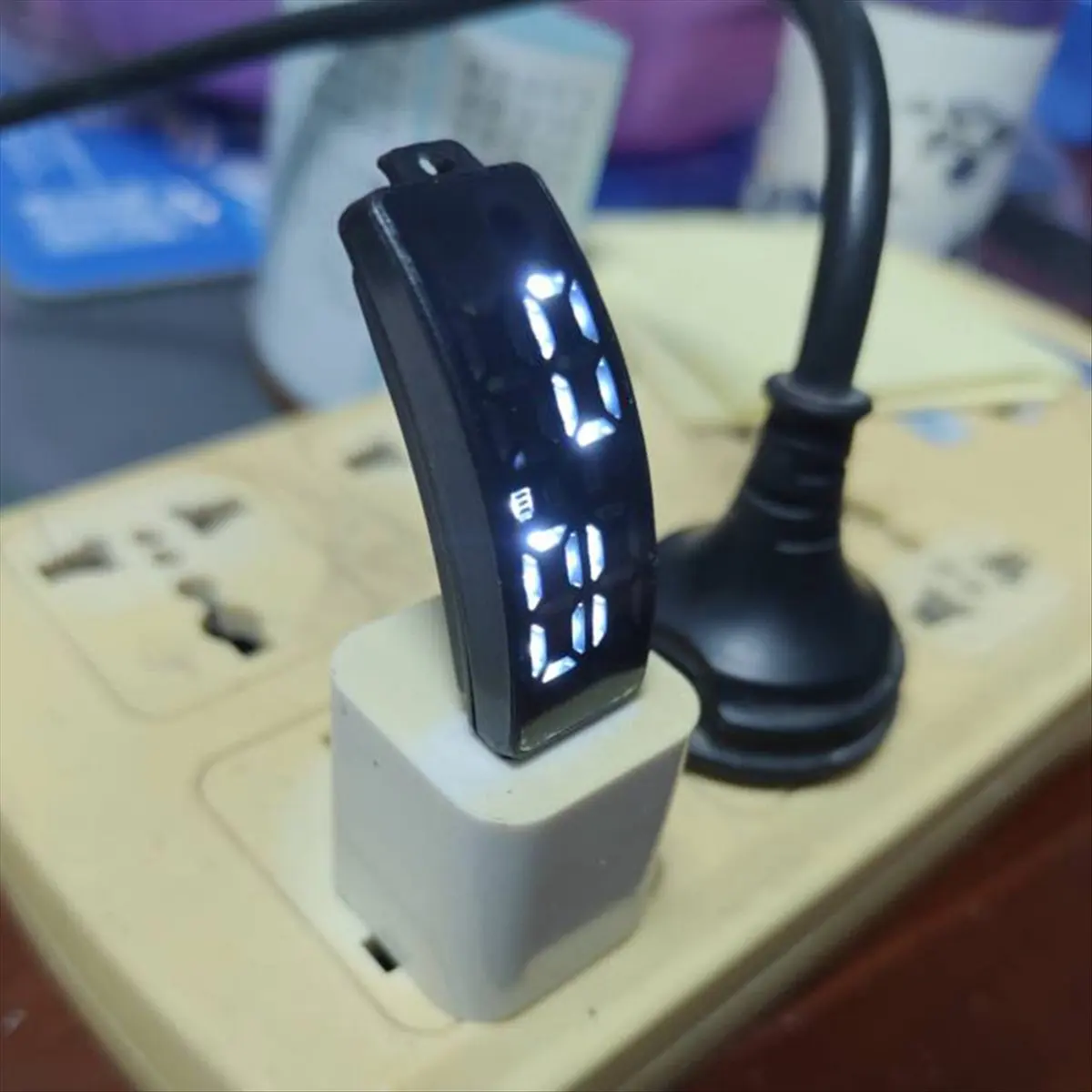 Dynamic LED Digital Smart Bracelet Waterproof Smart Clock Smartband with Body Temperature Monitor Smart Band Vibration Reminder