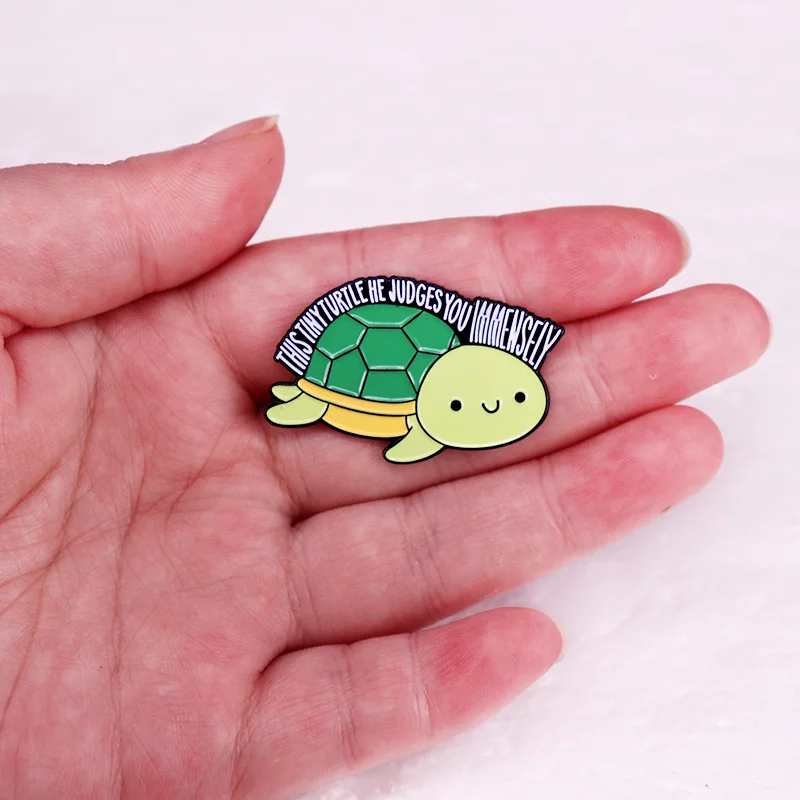 هذا بروش المينا السلاحف الصغيرة ، وقال انه يحكم لك بروش ، والمجوهرات ، والهدايا عاشق مضحك #3