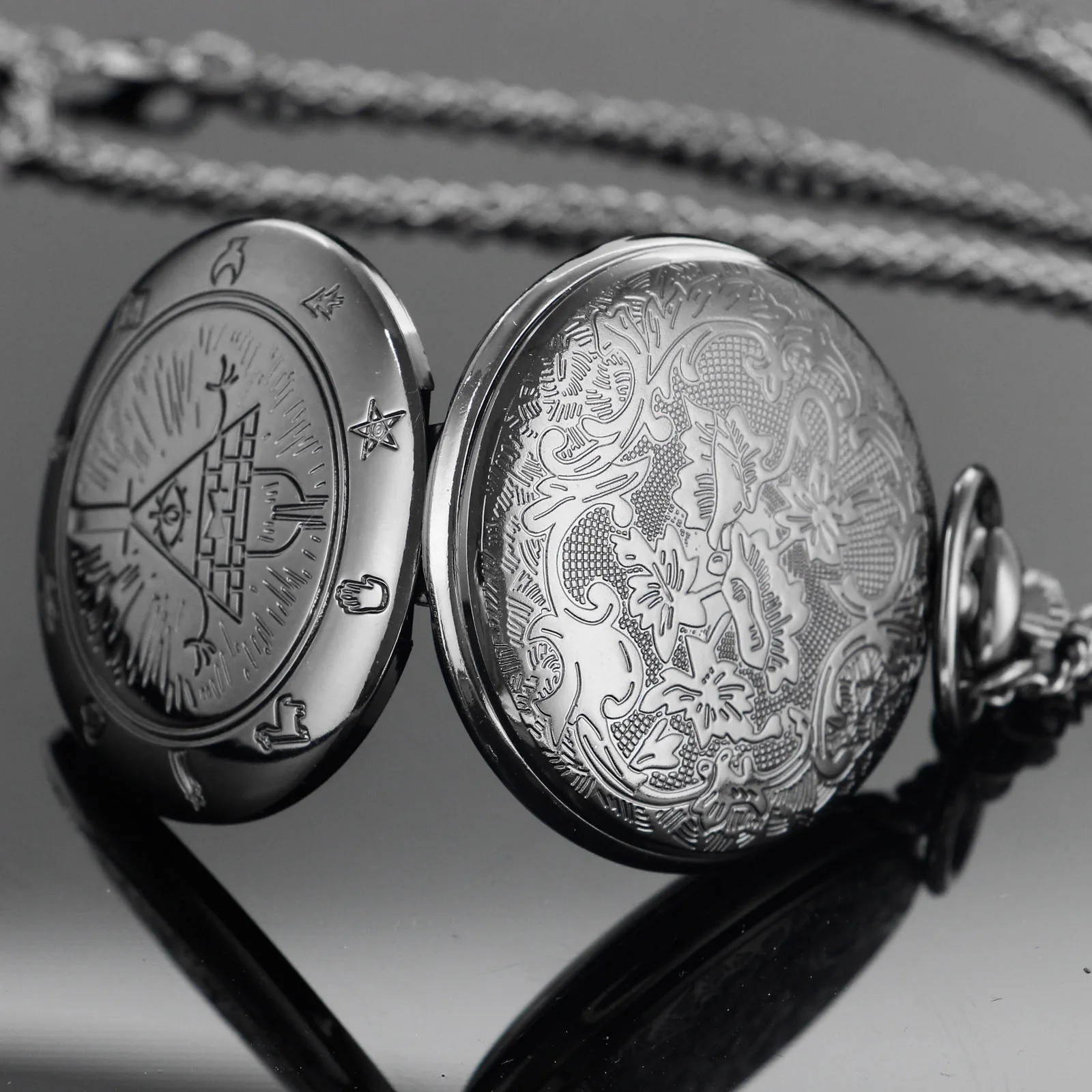 رمادي مثلث الغريبة العين شارة كوارتز ساعة الجيب الكلاسيكية الرجعية قلادة قلادة الرجال والنساء الملحقات زوجين ساعة حائط هدية