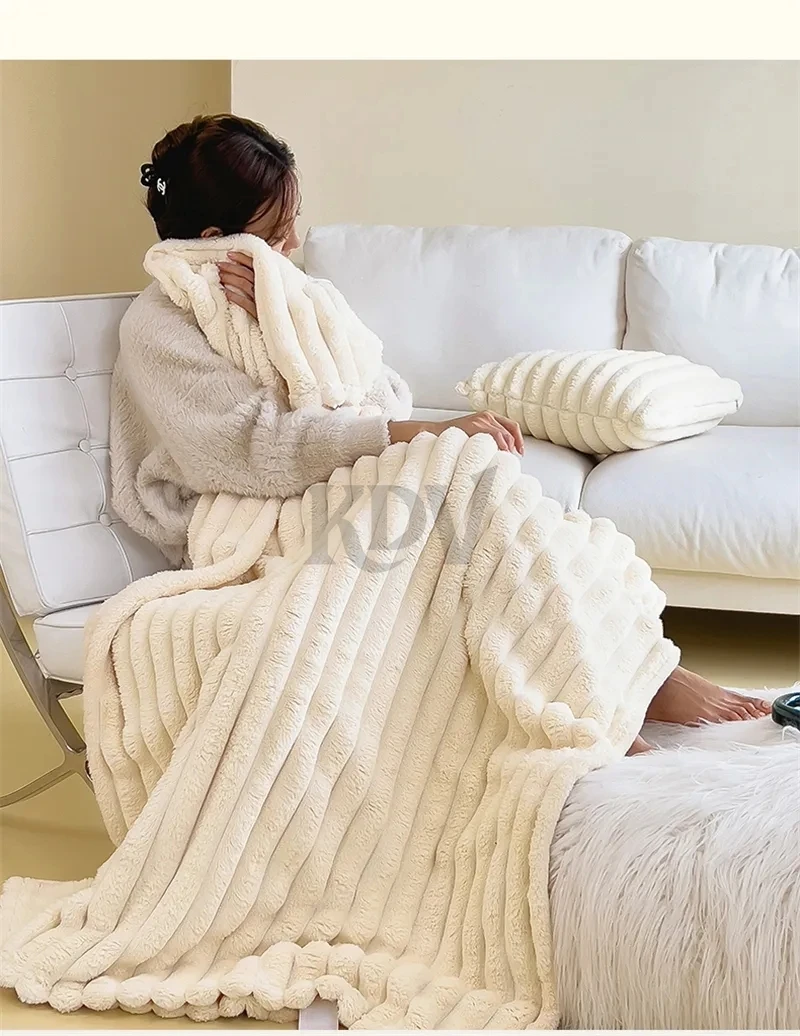 Luxury Soft Faux Rabbit Fur Throw Blanket Fluffy Warm Solid Color Plush Blanket for Sofa Bed Single Double Spring Autumn Plaid