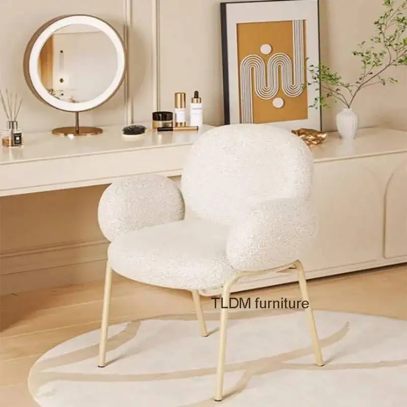 Bedroom Fashionable Stool Makeup European Elegant Luxury Chair Nordic Living Room Ultralight Sillas Para Sala De Estar Furniture