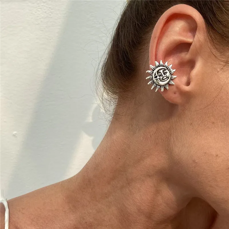 Europese en Amerikaanse legering bloem maan clip-on oorbellen, uniek en modieus ontwerp, high-end gevoel, damessieraden, geschikt