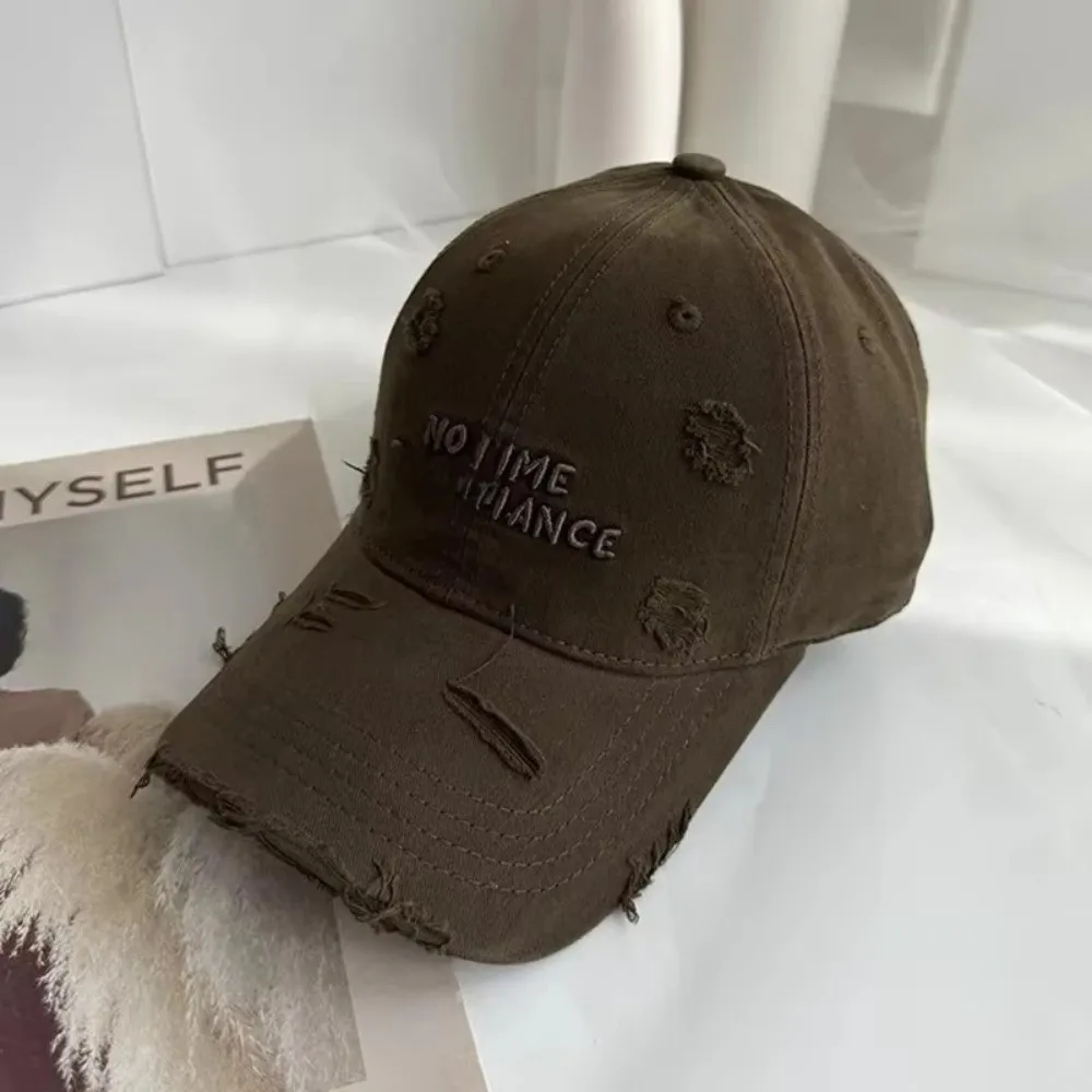 หมวกเบสบอลแบบสบายๆ ปรับได้ แต่งลายขาดๆ ปักอักษรภาษาเกาหลี หมวกแก๊ปวินเทจแบบ Snapback สำหรับทุกเพศ