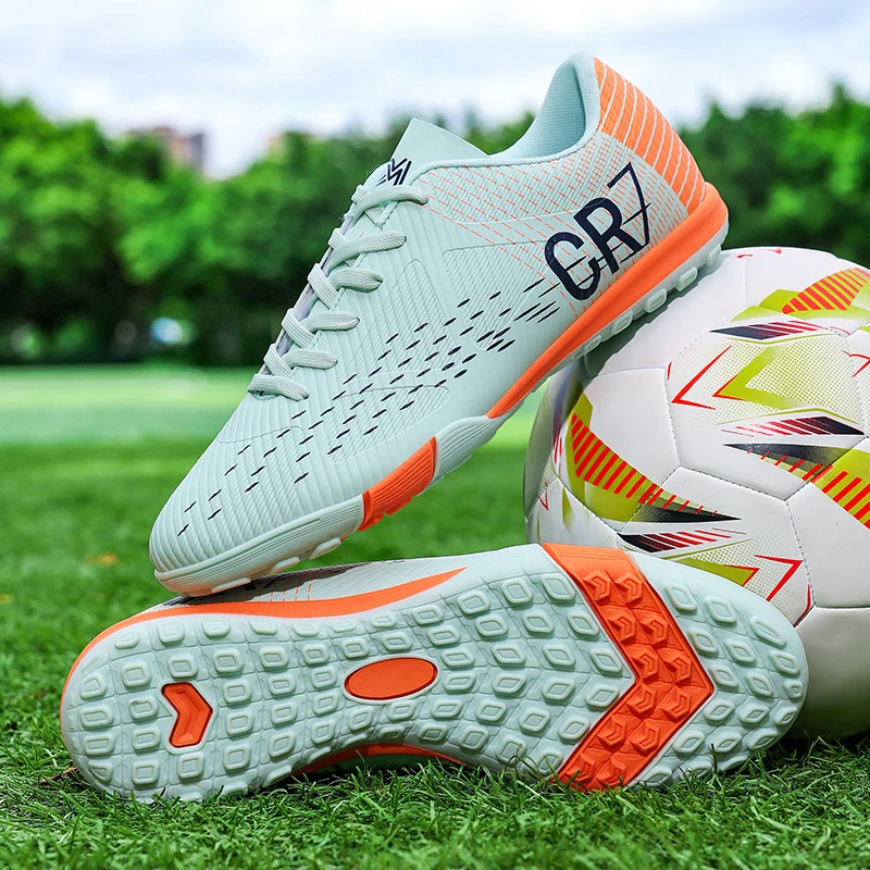 New Men Soccer Shoes Professional Ultralight Unisex Football Boots Grass Training Shoes Match Outdoor Sport Non-Slip Sneakers