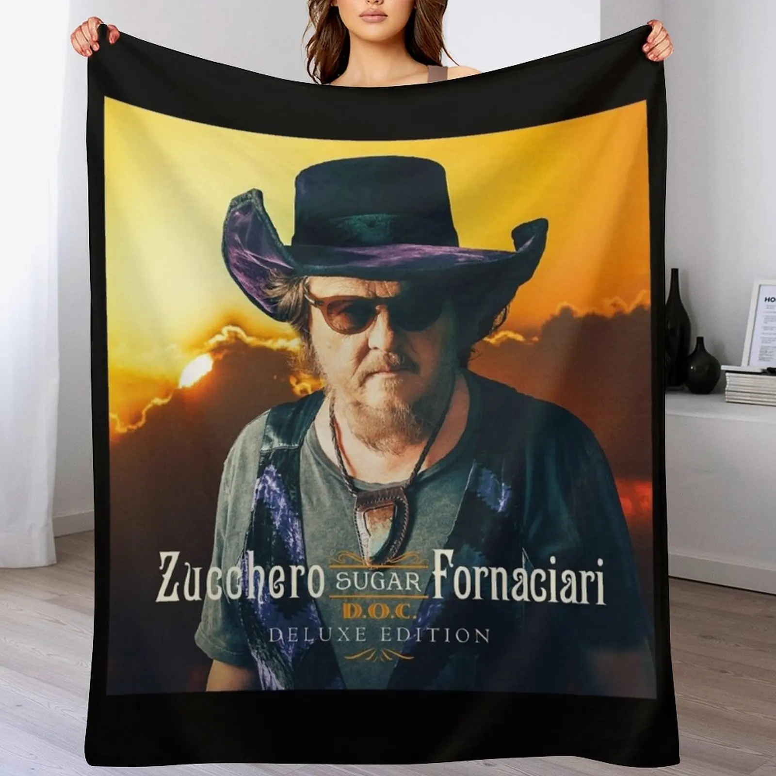 

zucchero Classic T-Shirt Throw Blanket Stylish Warm Blanket for Living Room Bedroom