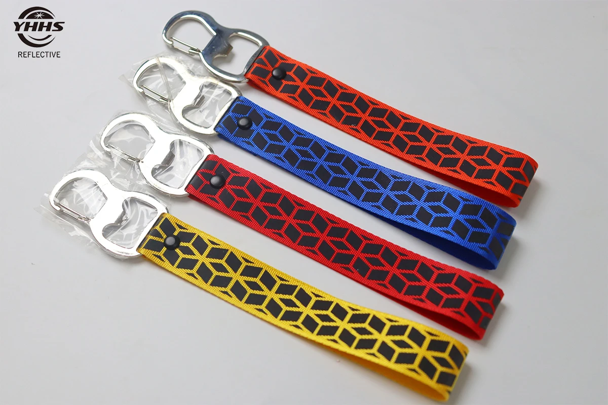 

Black Multifunctional High Visibility Keychains Rainbow Reflective Beer Buckle for Travel Safety Practical Pendant