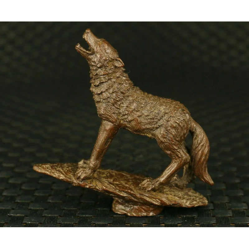 

Asian Old Red Copper Wolf Statue Noble Desk Furniture Decoration Gift