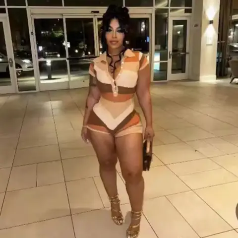 XTOCEAN Fashion Knitting Color Stitching Bodycon Rompers Women V Neck Button Short Sleeve One Pieces Jumpsuits Female Overalls