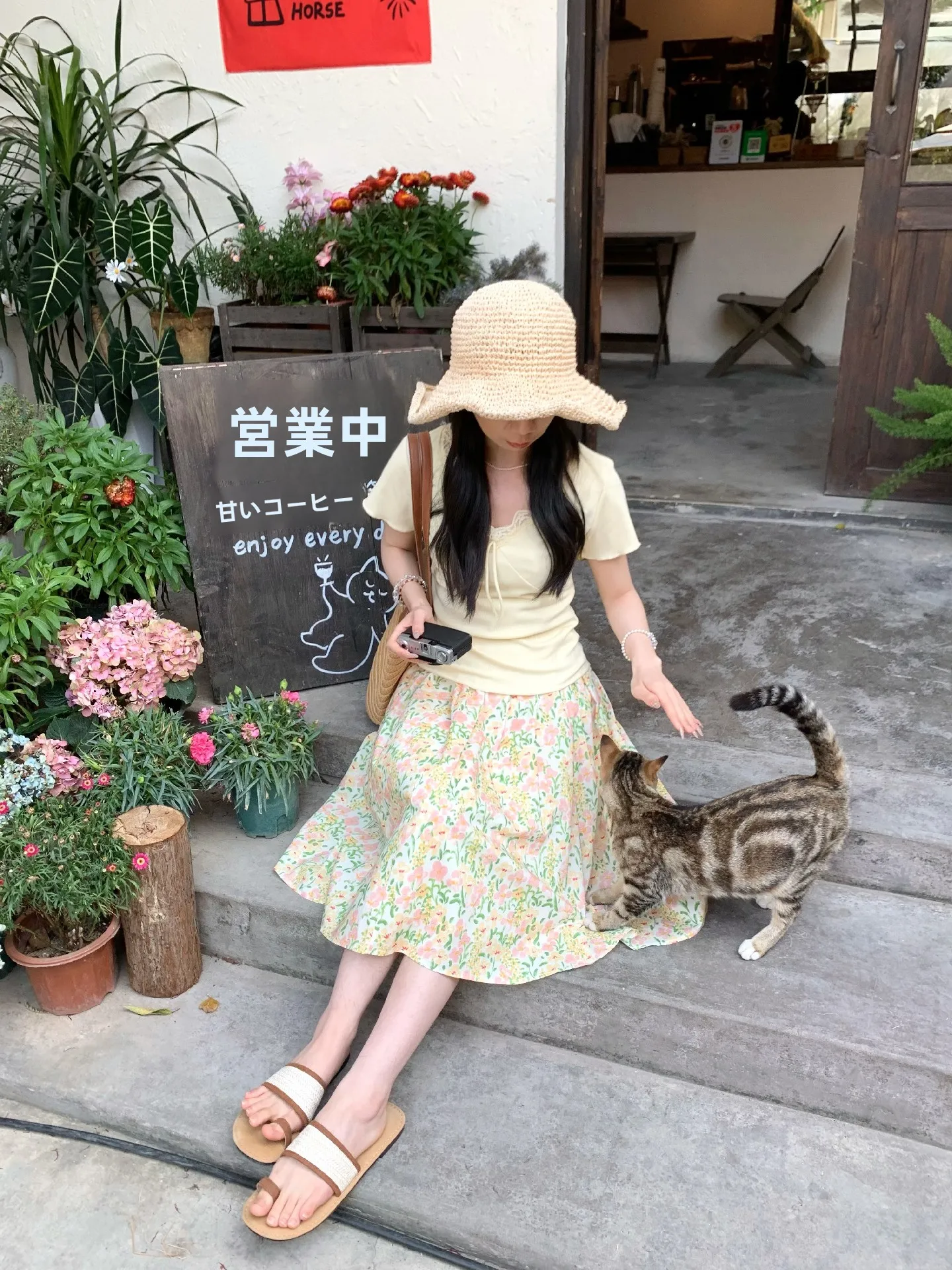 Camiseta de manga corta con cuello en V y encaje de nido de abeja Galaxy Step Cloud Sugar, estilo dulce, de algodón tejido, nueva colección de verano, top adelgazante para mujer