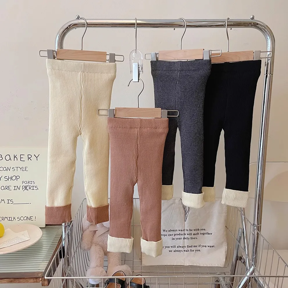 Girls' Fleece Leggings 2025 New Baby Versatile Knitted Pants Children's Outer Wool Pants Winter Models Fashion