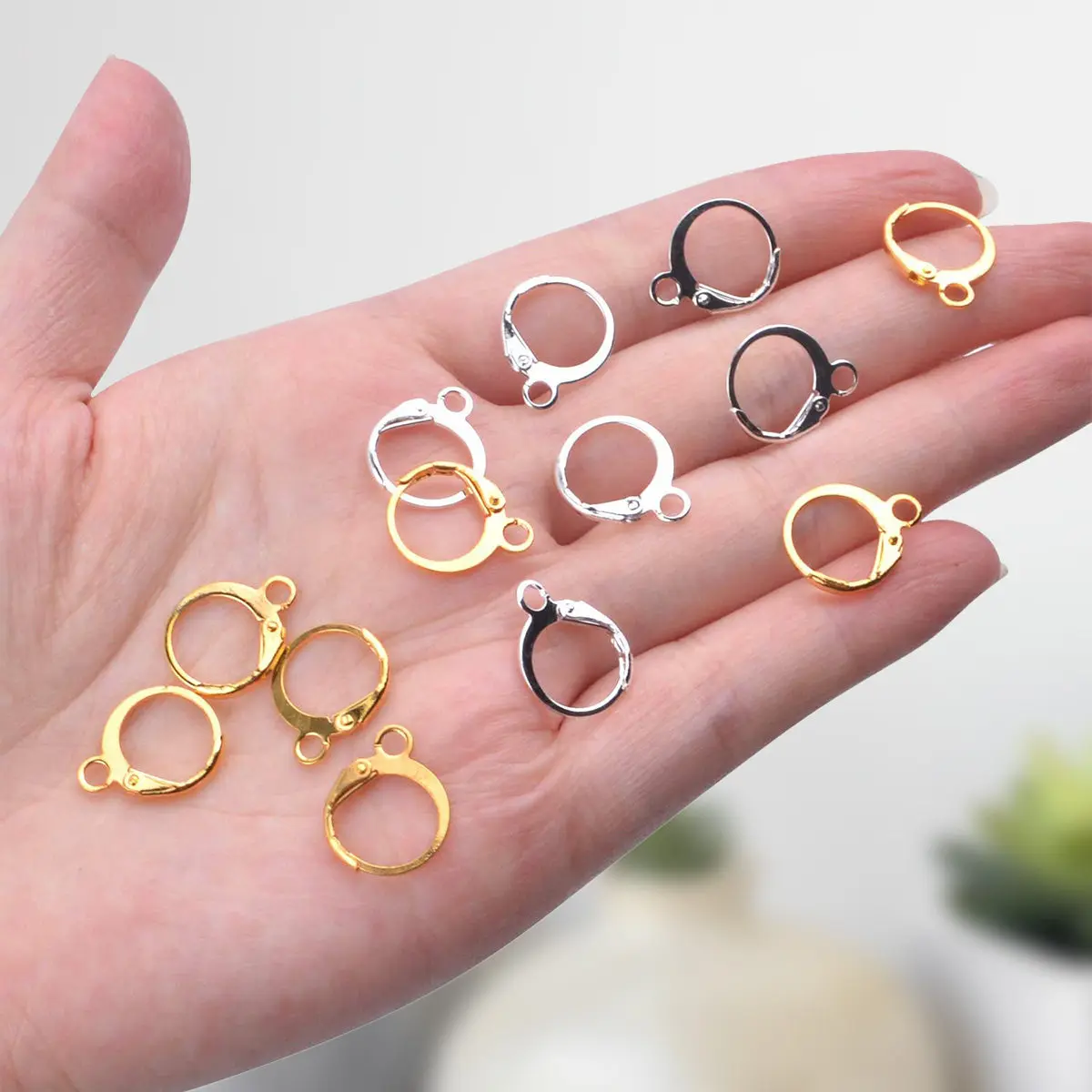 

100Pcs Earrings Hooks Ear Hooks Jewelry Making Supplies Metal DIY Earring Findings for Handmade Pendant Chains Jump Rings Ladies