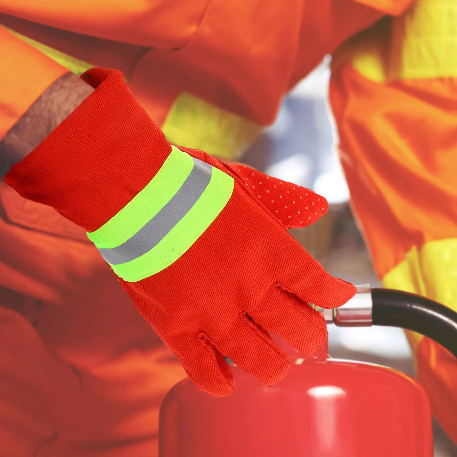 

1Pair Fire Resistant Extrication Gloves Firefighter Safety Gloves Secure Grip Breathable Fabric Tough Construction Work