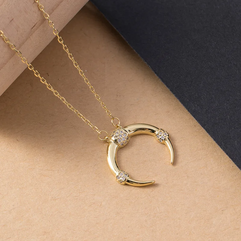 

Zircon Crescent Necklace Moon Pendant s925 Silver Personalized Simple Clavicle Chain Holiday Gift