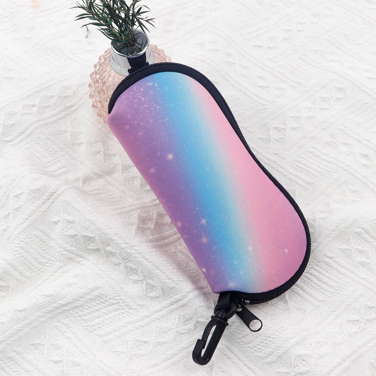 Celestial Glasses Bag Stylish Soft Neoprene Glasses Bag Portable Eyewear Case Eye-Catching Galaxy Sunglasses Case For Travel