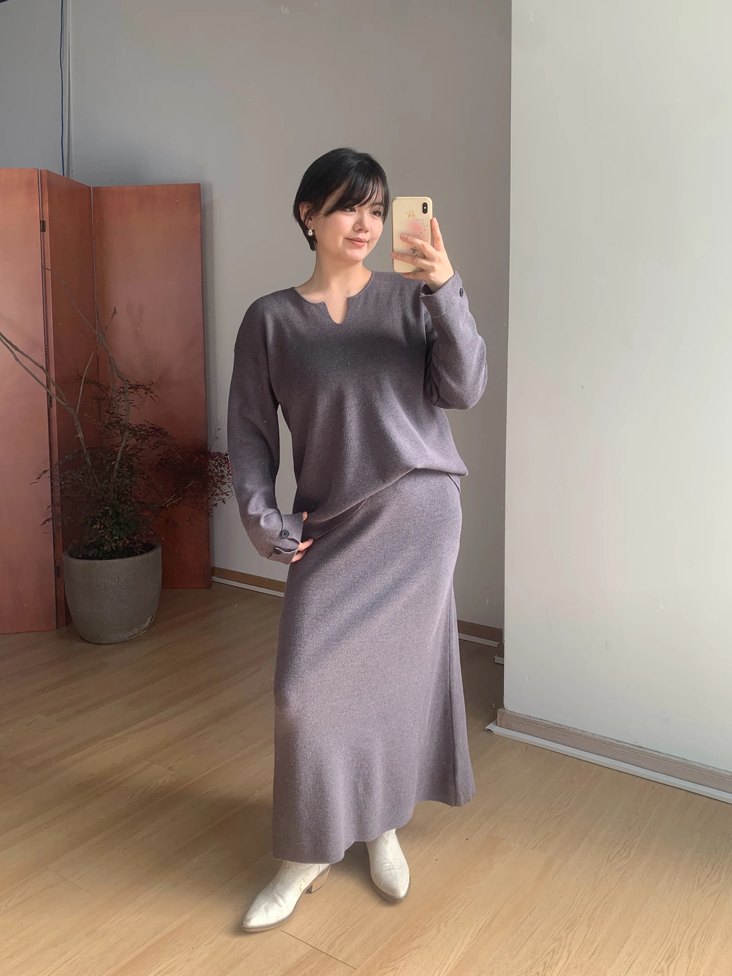 

Women's Knitted V-neck Long Sleeve Sweater Top And Fish-tail Skirt Set Casual Style Loose Fit Spring Fashion Ensemble
