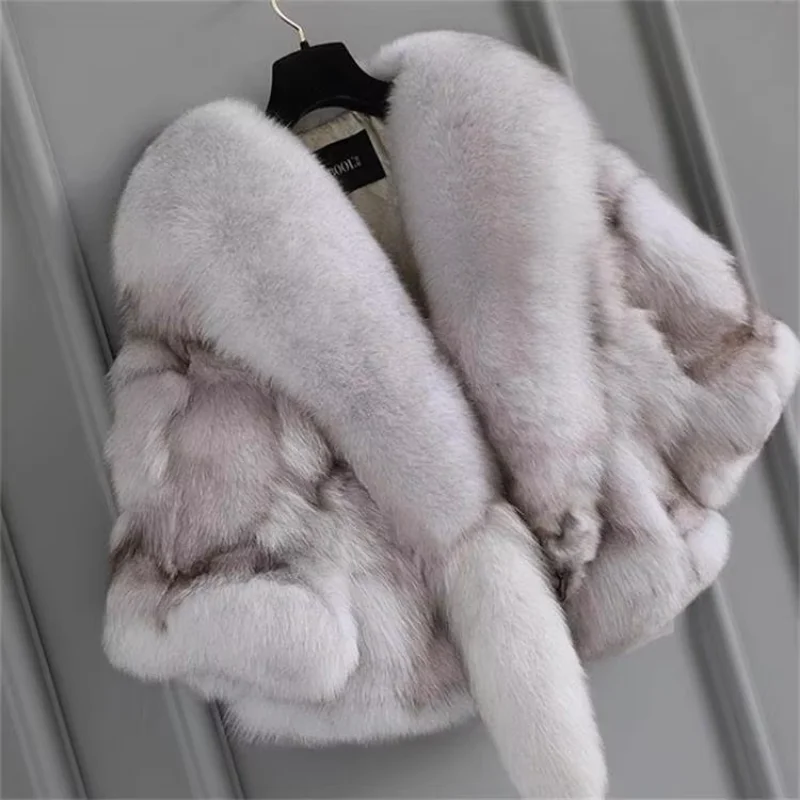 New Real Fox Fur Coat Autumn and Winter Fox Fur Shawls Neckline Jacket Women Natural Fur Vest Shawl Short Trend Lady Fur Poncho