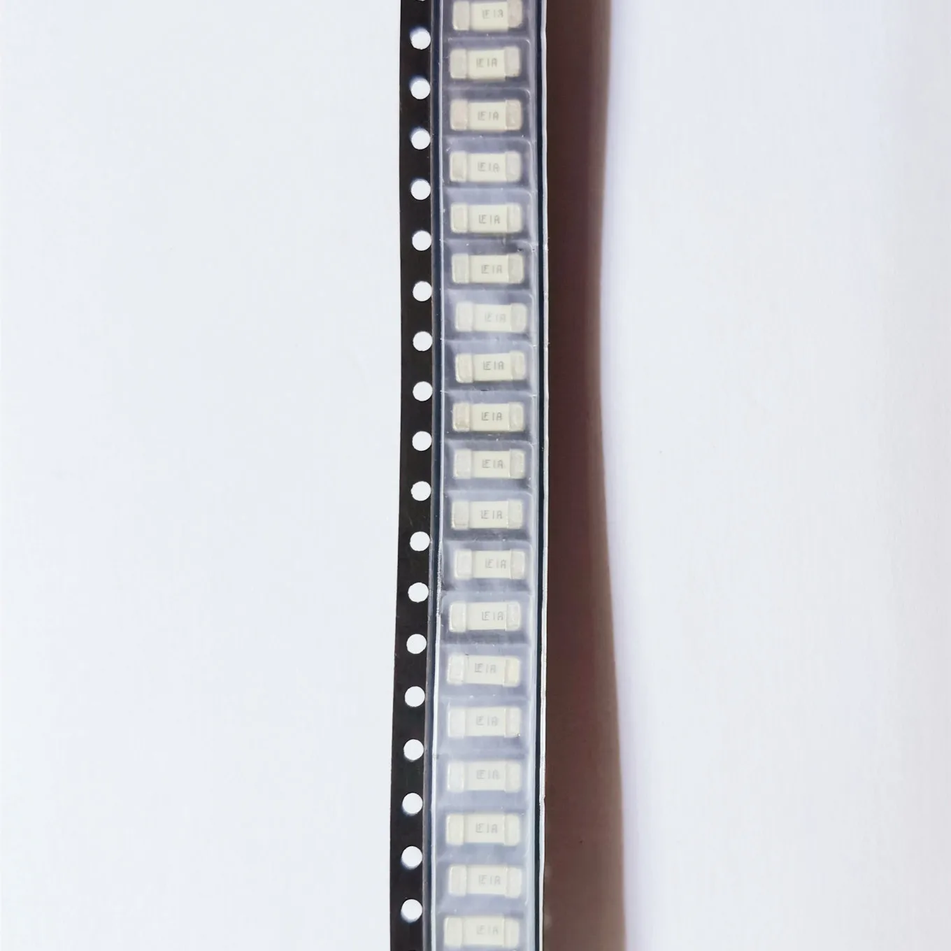 

Original new 100% 0453001.MR SMD ceramic fuse 1A 125V 1808 6x3x3MM