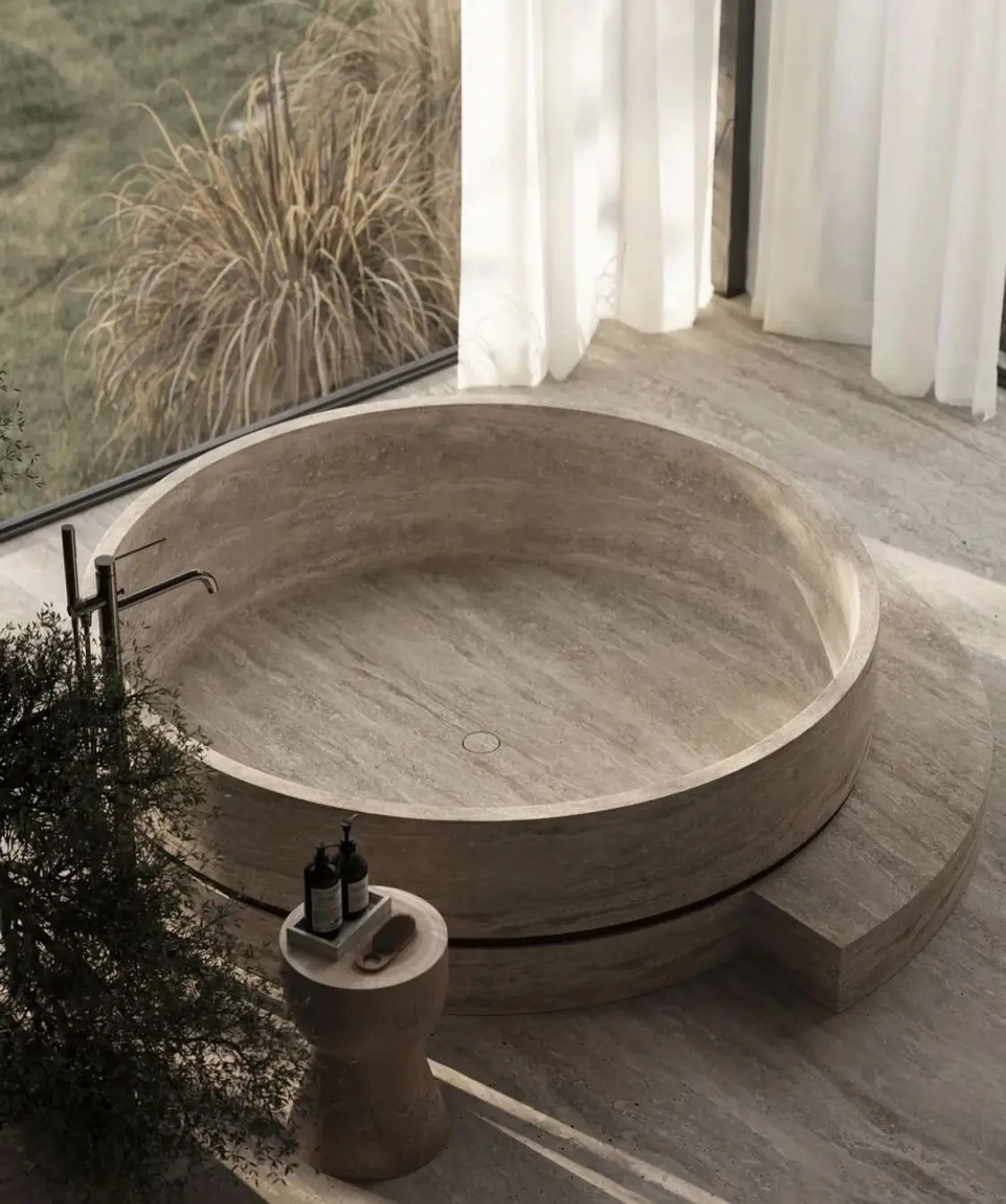 Style Vintage Round Travertine Bathtub for Large Hotel Apartment Villa Decoration