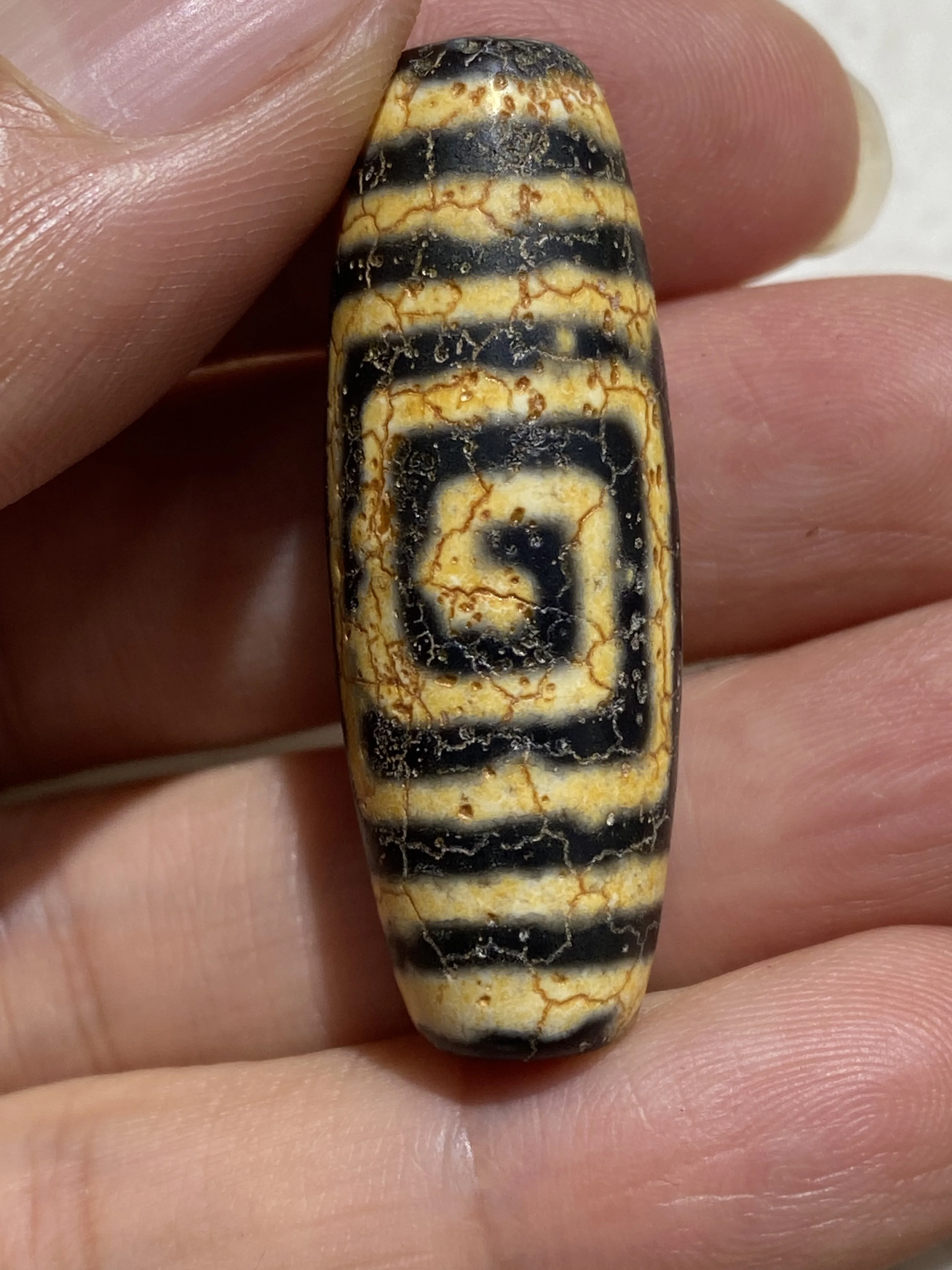 

Magic Energy Tibetan Oily Old Agate Ivory Color Etched Full Dragon Vein Hui Vertically Best Buy Dzi Bead Pendant Timestown 5A