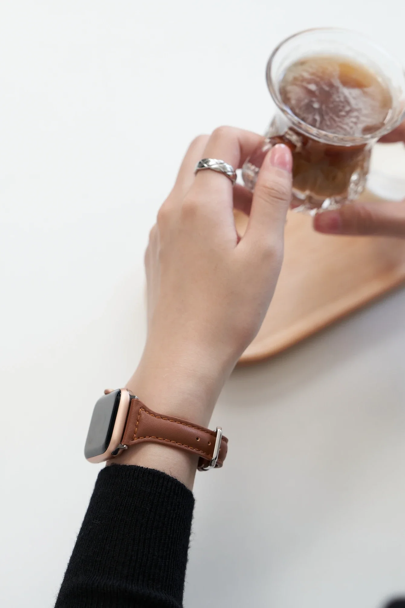 Красивый кожаный ремешок-петля женский 38 мм 40 мм для Apple Watch 41 мм 42 мм Series Ultra 10/9/8/7/6 44 мм 45 мм 46 мм 49 ремешок