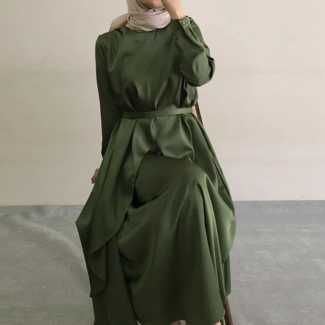 Arab women's clothing 2024 spring new fashionable temperament long sleeved ruffled edge dress long skirt