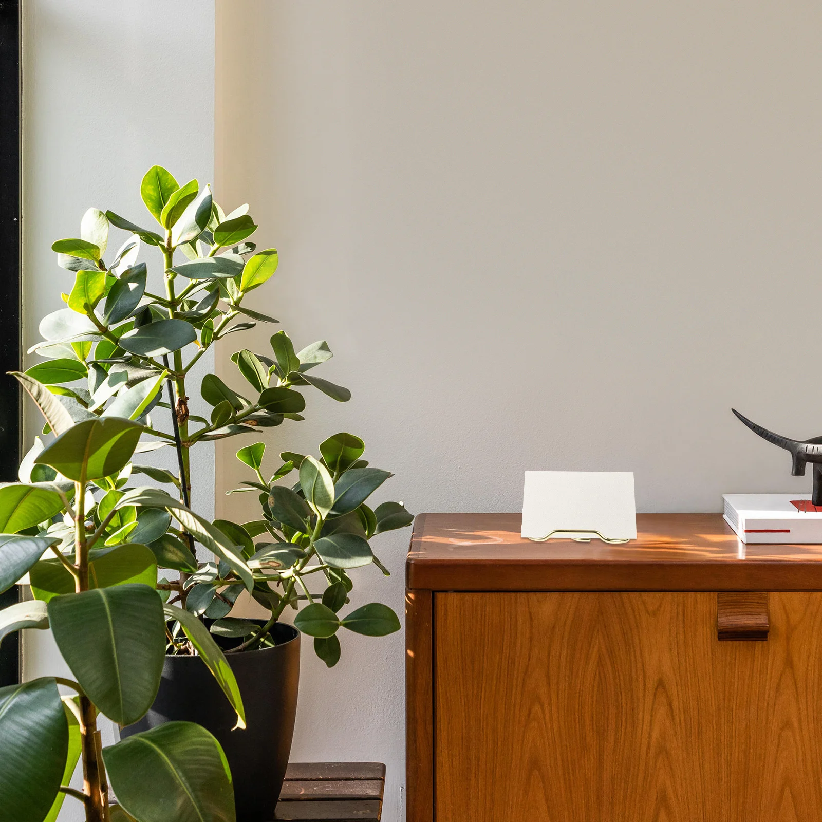 حامل بطاقات عمل معدني، حامل سطح المكتب، قاعدة غير قابلة للانزلاق، تصميم قوي، منظم بطاقات العمل العملي للمكتب