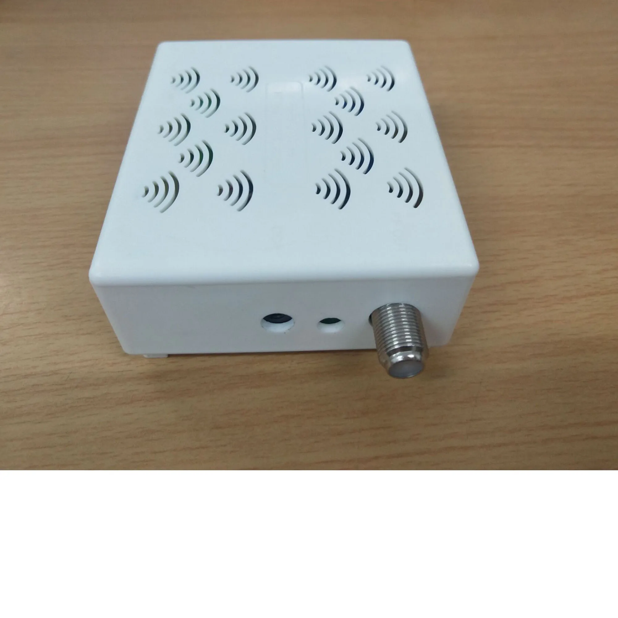 ตัวรับสัญญาณไฟเบอร์ FTTH ที่ใช้งาน 1550 นาโนเมตร, ตัวรับสัญญาณไฟเบอร์ WDM ไฟเบอร์เป็น RF, อินพุตไฟเบอร์ (ออกอากาศ RF + เอาต์พุตไฟเบอร์)