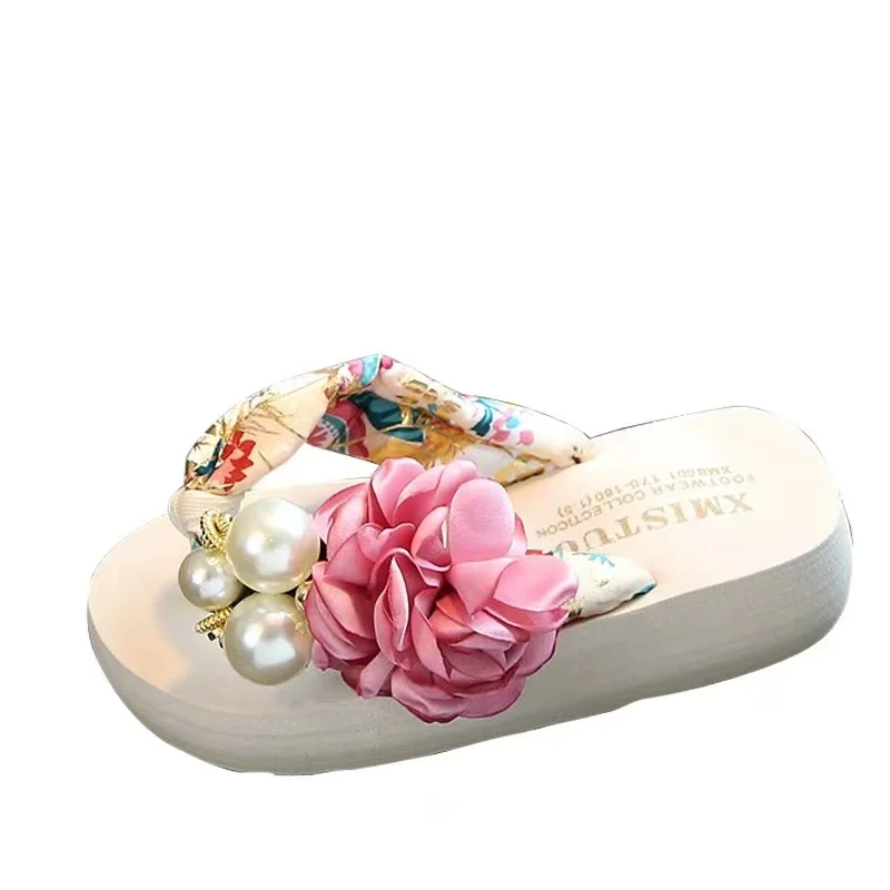 Children\'s slippers, girls\' fashionable outerwear, new parent-child beach shoes, flip-flops, thick-sole non-slip sandals
