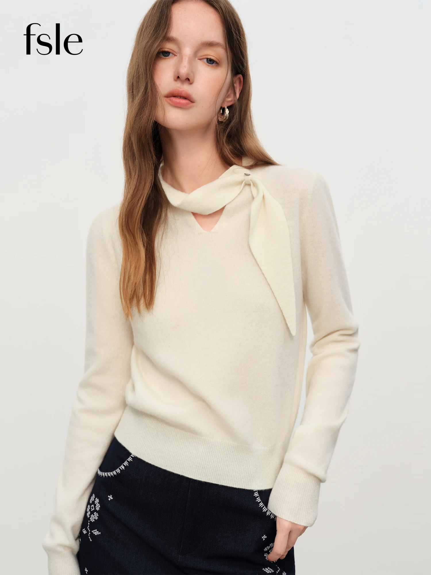 

FSLE корейский полый маленький вязаный свитер с v-образным вырезом и лентой для женщин, зима 202, новый стиль, топ с пышными рукавами, элегантный простой топ для поездок на работу