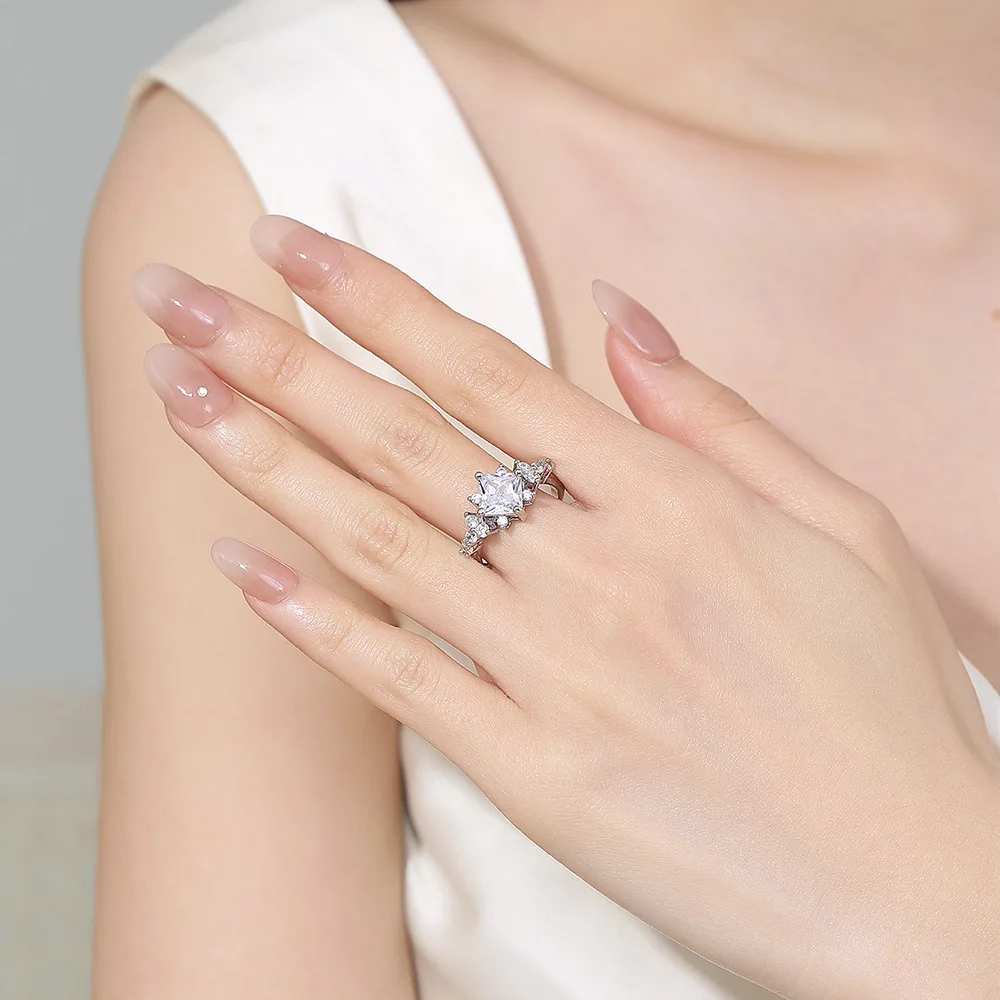 Gioielli di anniversario per banchetti con anello da donna alla moda elegante con zirconi quadrati in argento sterling 925 di lusso leggero