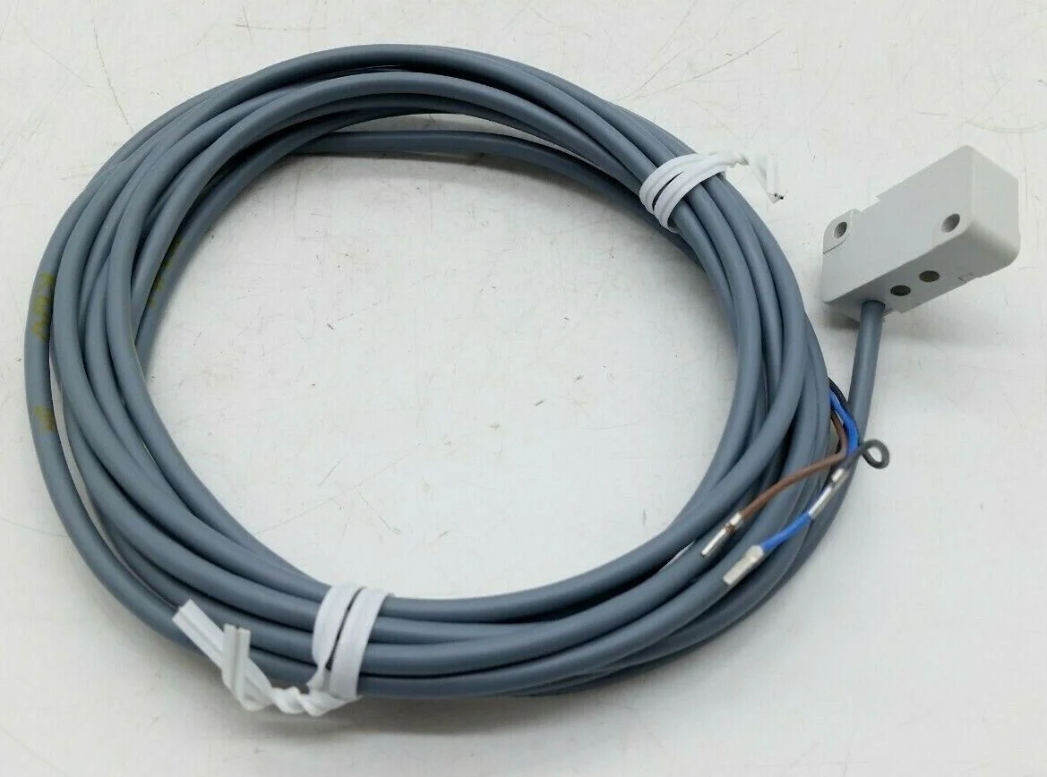 Proximity sensor BES 517-351-NO-C new and original wiith no box