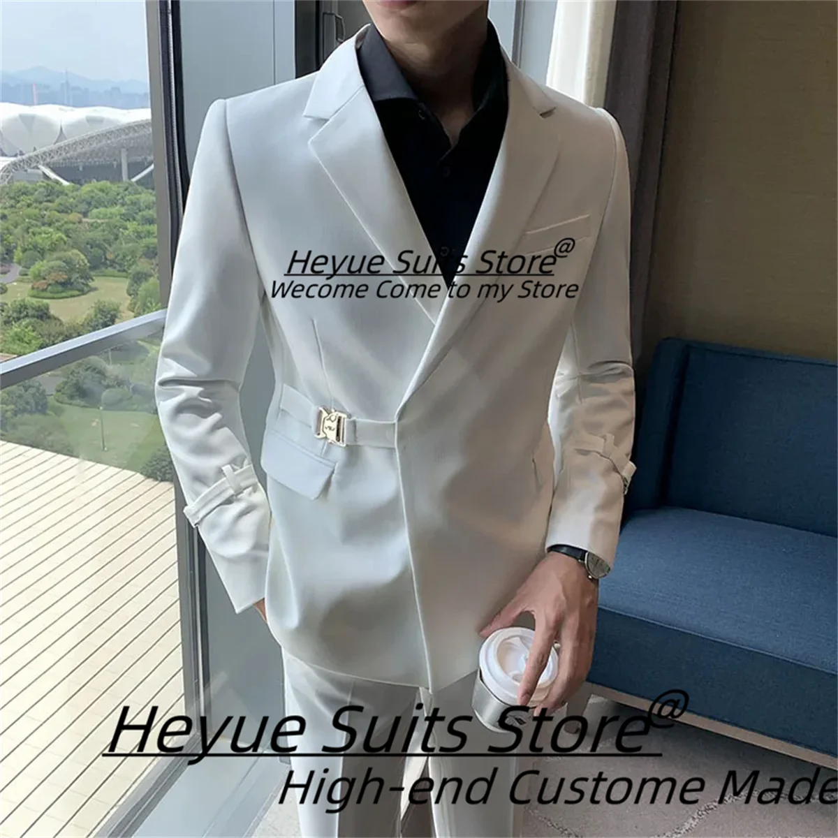 

Latest Design White Fashion Men Suits Slim Fit Peak Lapel Groom Formal Tuxedos 2 Pieces Sets High-end Male Blazers Costume Homme