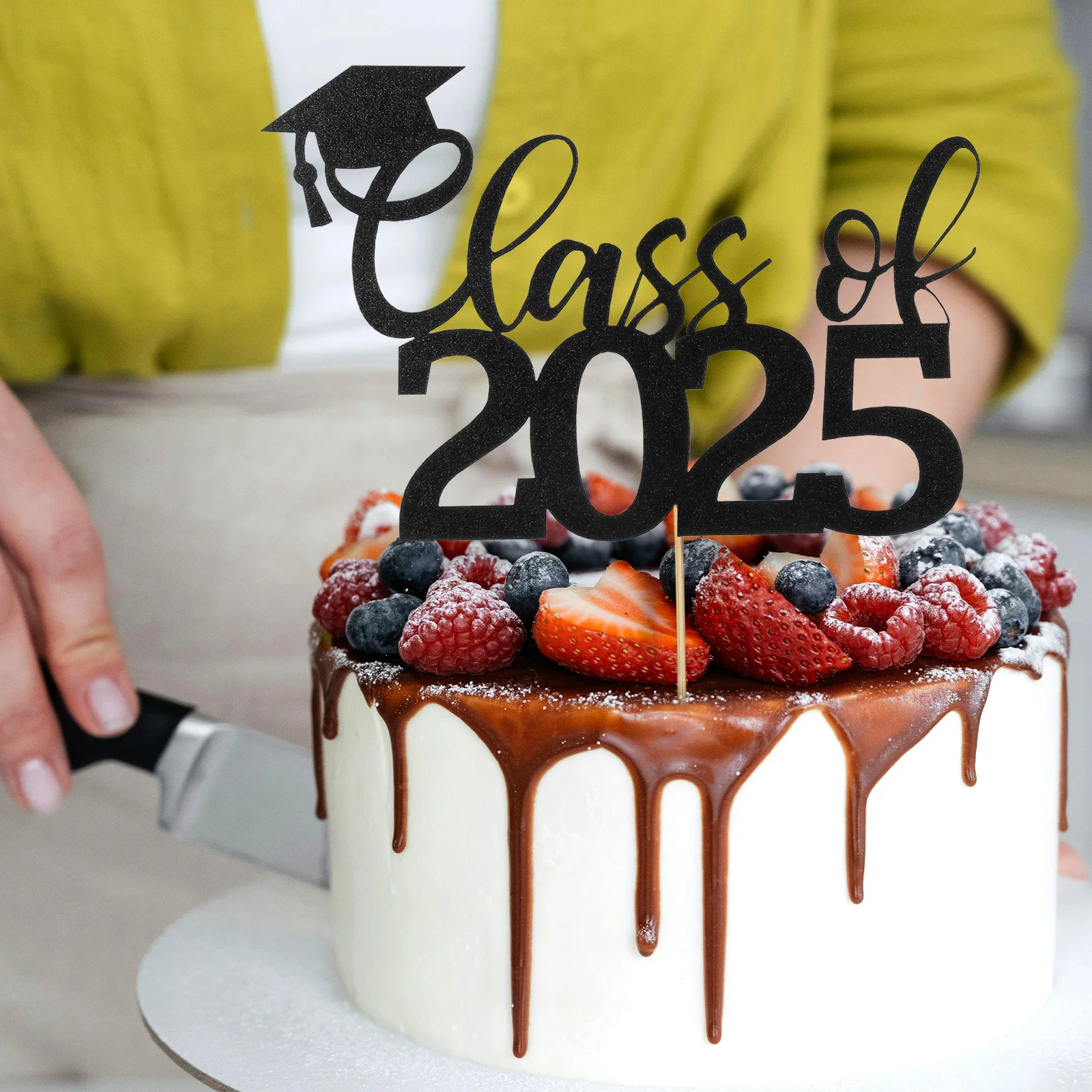 

24Pcs Cake Decorating Supplies Graduation Cap Toppers for Class of 2025 Birthday Party Cake Insert Decorations