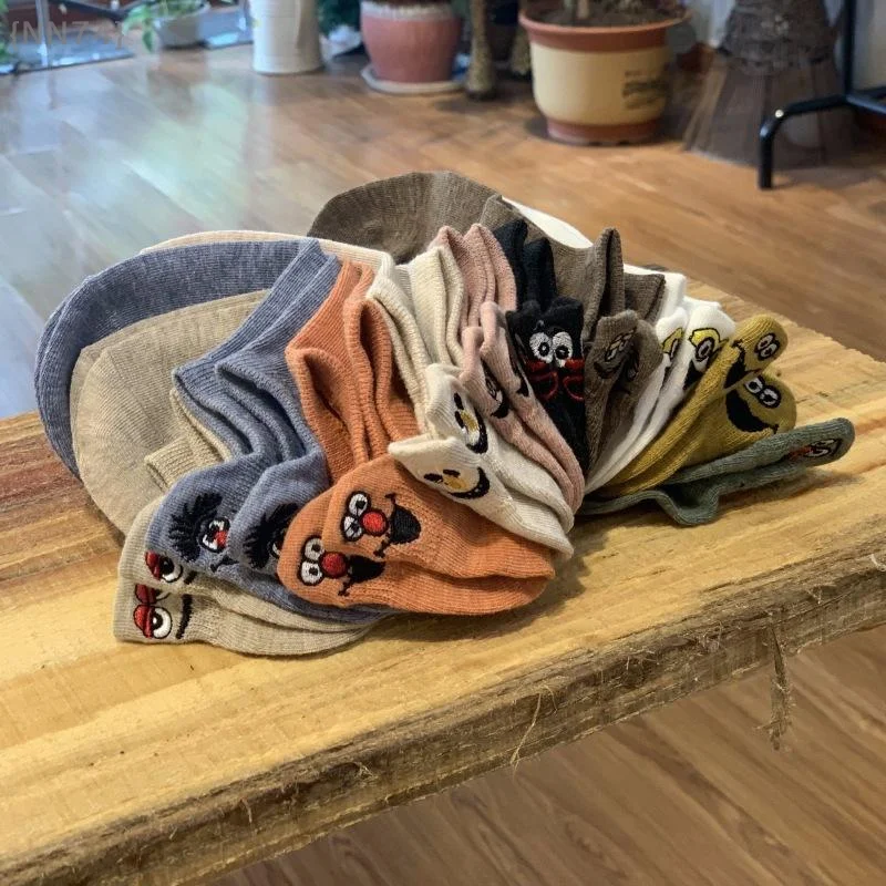 【لا】جوارب كاحل مضحكة كاجوال للنساء - تصميم عصري مبتكر مع تعبيرات مطرزة لطيفة #6