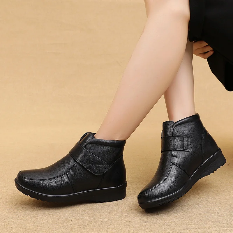 Winter Boots Genuine Leather Women Ankle Boots Lady Soft Warm Fur Casual Flat Snow Boots Grandma Non-slip Boots