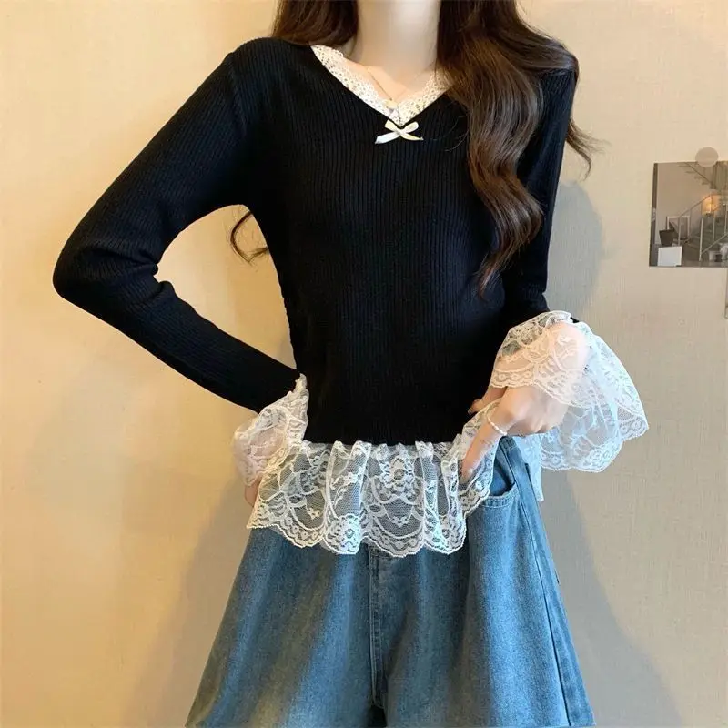 

Lace Spliced Fake Two-piece Long-sleeved Sweater for Women in Spring and Autumn Bow V-neck Slim Fit Top