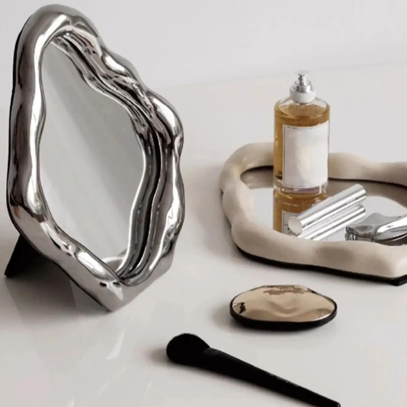 Irregular vintage dresser mirror high color French makeup mirror bedroom desktop decorative ornaments