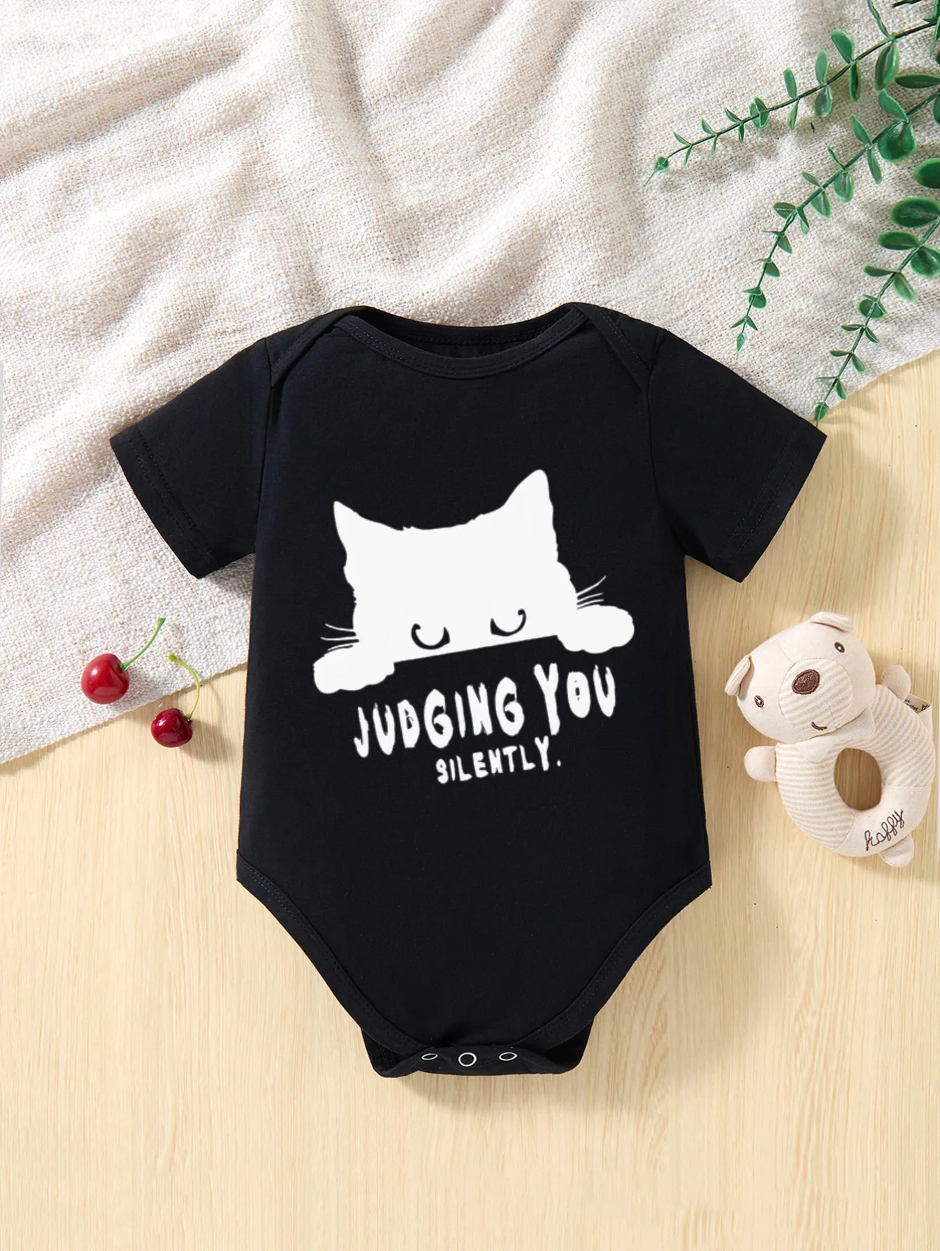 

​Baby Bodysuit Short Sleeve Judging You Silently Text with Peeking Cat for Newborn Boys and Girls Funny Observation Theme​