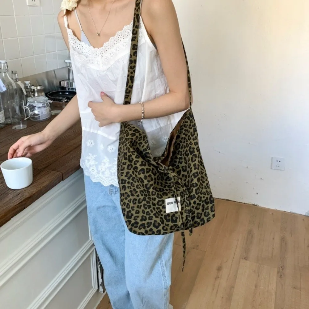 

Модная корейская леопардовая сумка на плечо, большая вместительная клетчатая сумка через плечо для отдыха, студенческая простая сумка подмышками, весна-лето