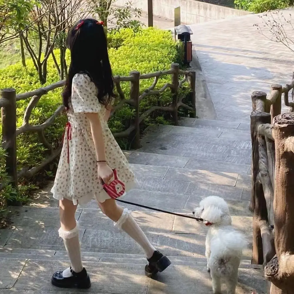 Śliczne małe kwiaty Mini sukienka w kwiaty Kwadratowy kołnierzyk Wstążka Sukienka w kształcie litery A Bufiaste rękawy Sukienka w stylu baletowym Koronkowa sukienka z kokardą