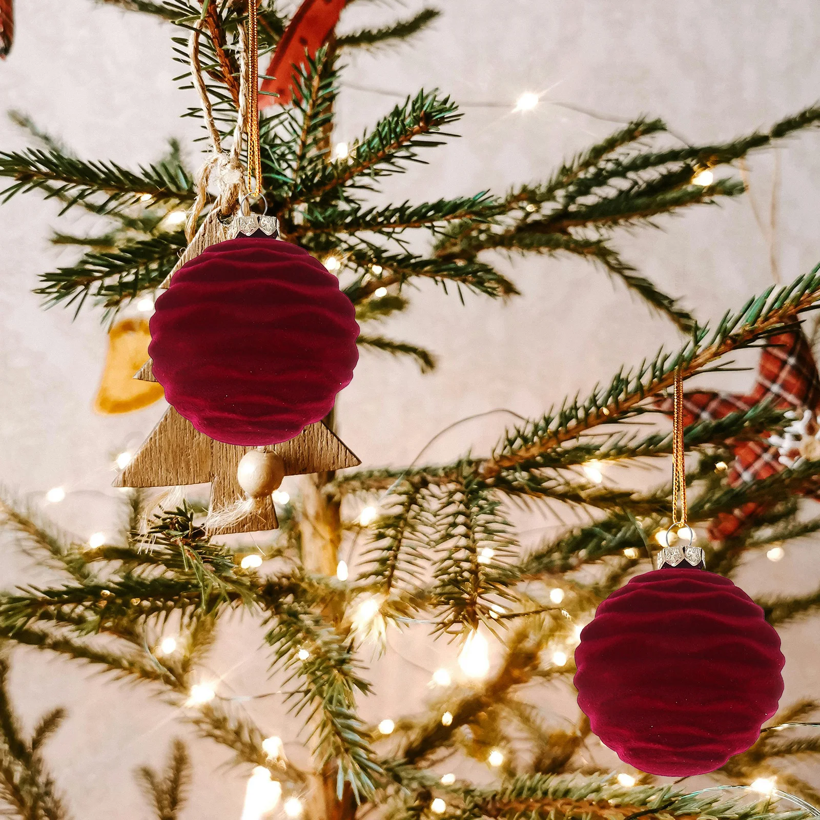

16Pcs Xmas Tree Balls Red Flocked Shatterproof Christmas Hanging Ornaments Holiday Decor Christmas Ball Ornament
