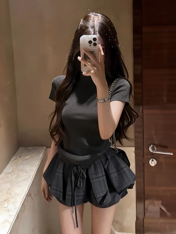 

Fashionable Casual Women's Summer Set High Waist A-Line Skirt Short Sleeve Top And Skirt Two-Piece Ensemble Korean Style