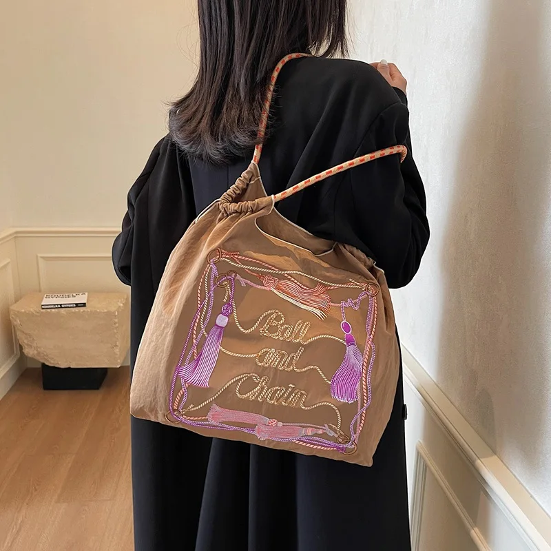 Wholesale Women's Embroidered Nylon Tote Bag Large Capacity Messenger Bag Women's Casual Commuter Shopping Bag Hot Selling