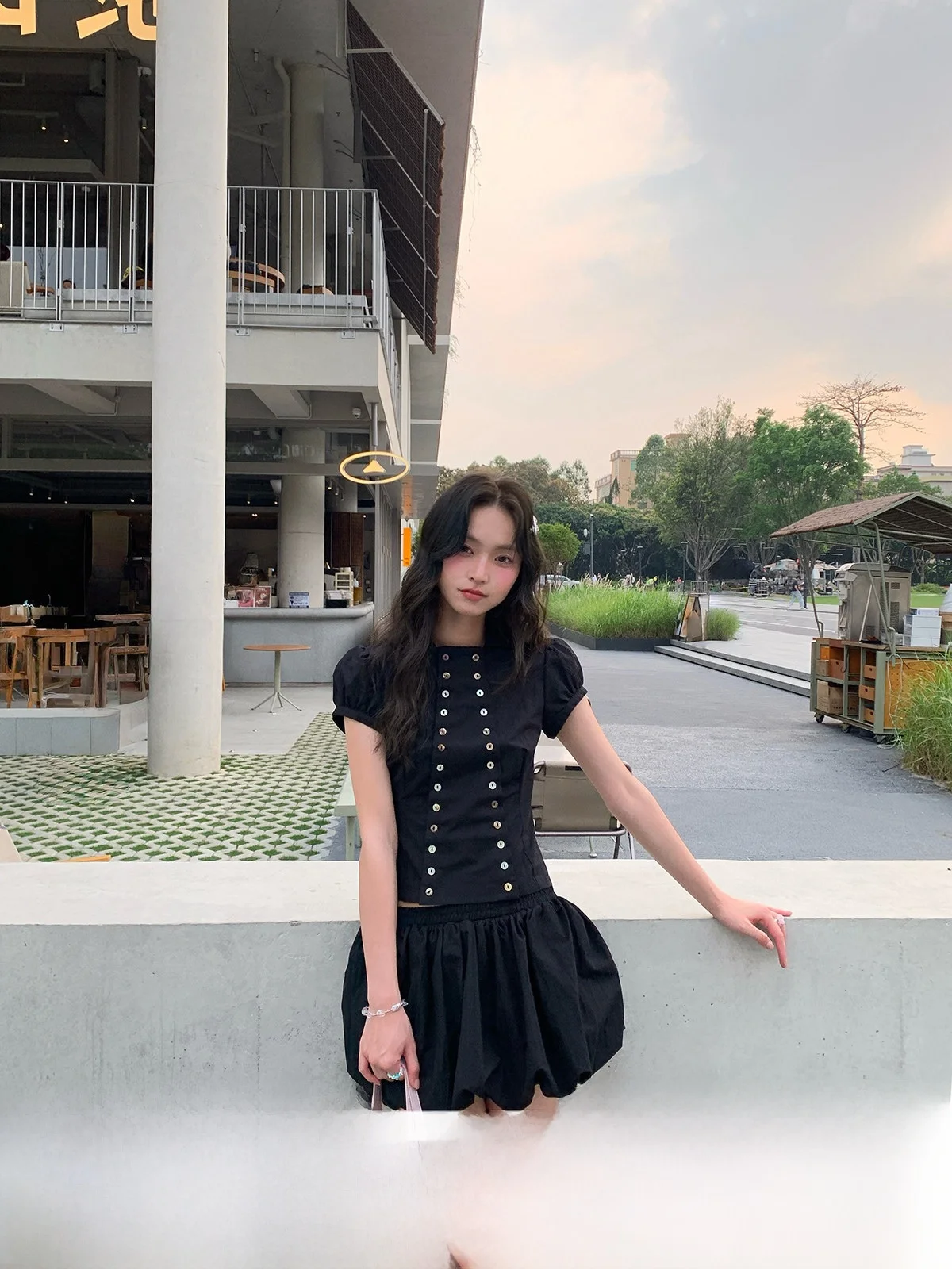 

Black Bubble Sleeve Shirt And Short Skirt Set Women's Summer Slimming Top Flared Pants Fashionable Shortened Clothing Set
